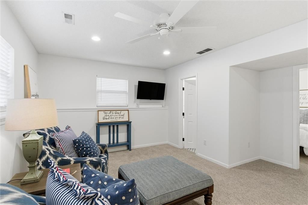 328 SW Chatham Court — photo 31