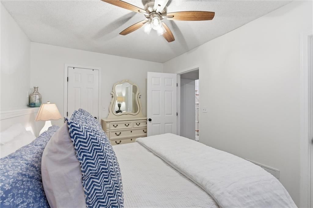 328 SW Chatham Court — photo 33