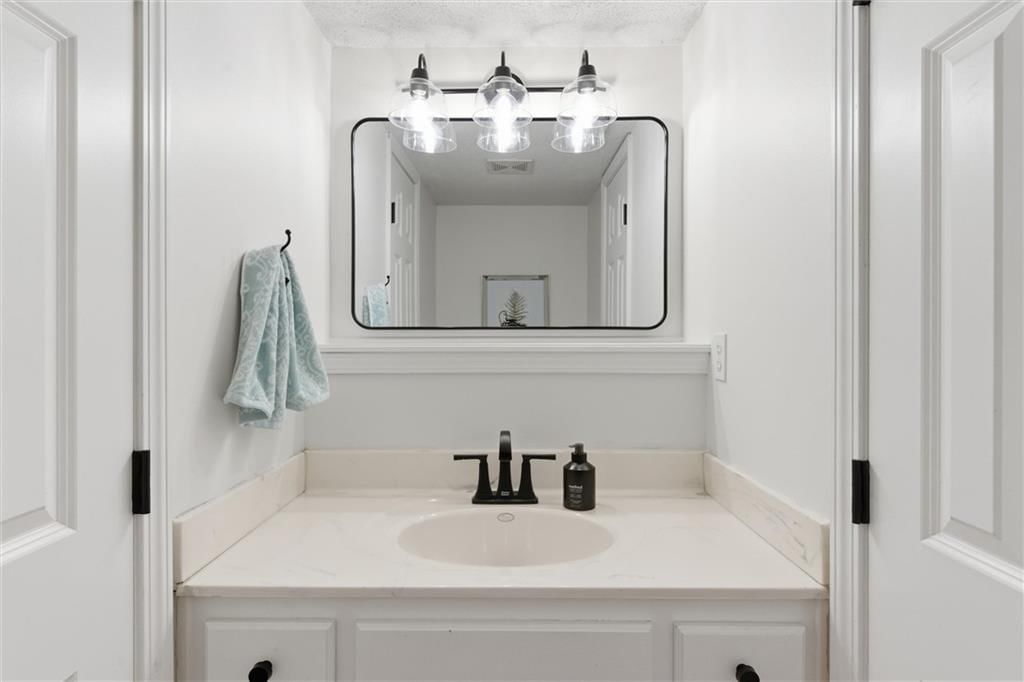 328 SW Chatham Court — photo 34