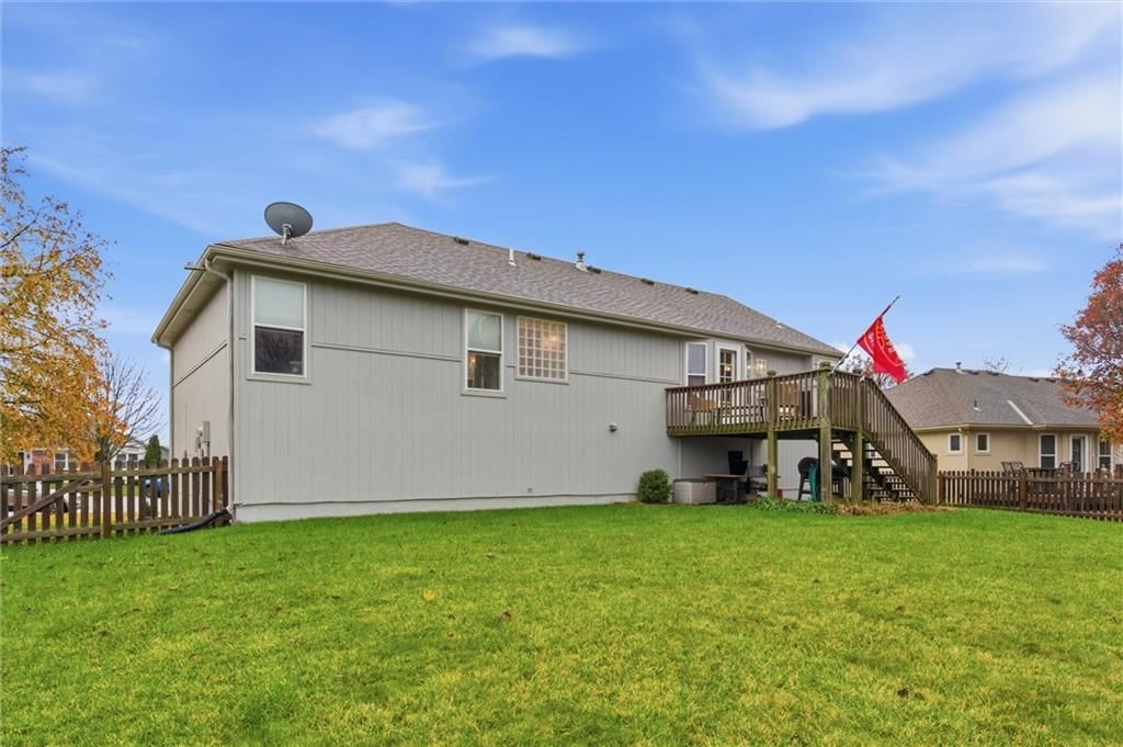 328 SW Chatham Court — photo 37