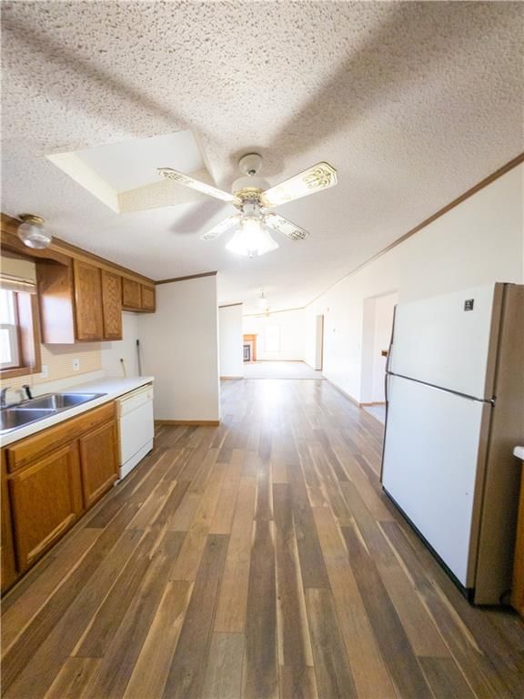 209 Heylman Street — photo 10