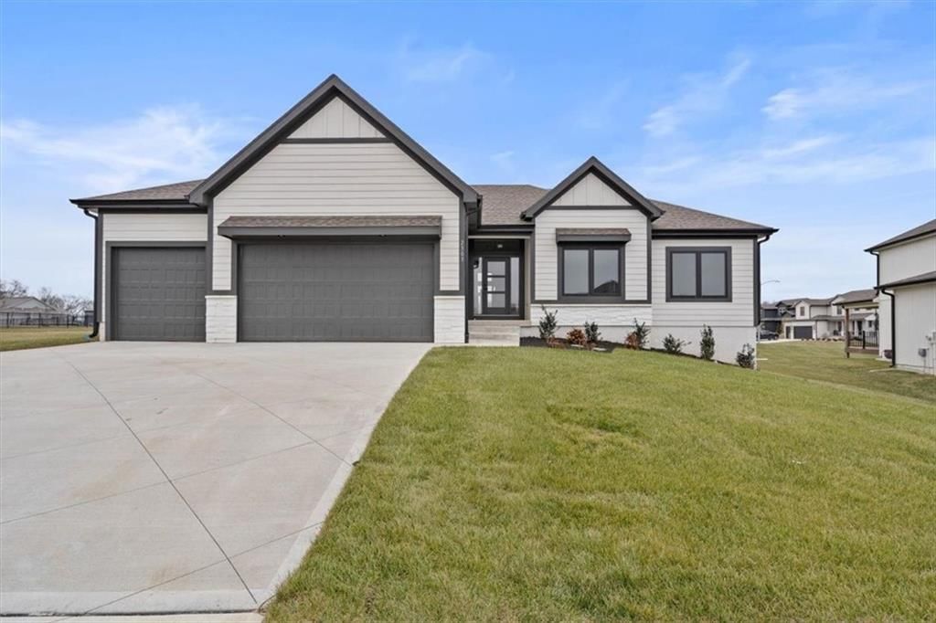 2303 SW Serena Place — photo 2