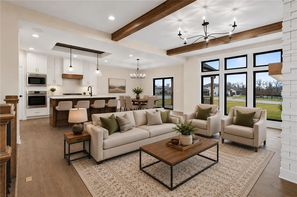 2303 SW Serena Place, Lee's Summit, MO: listing photo 2