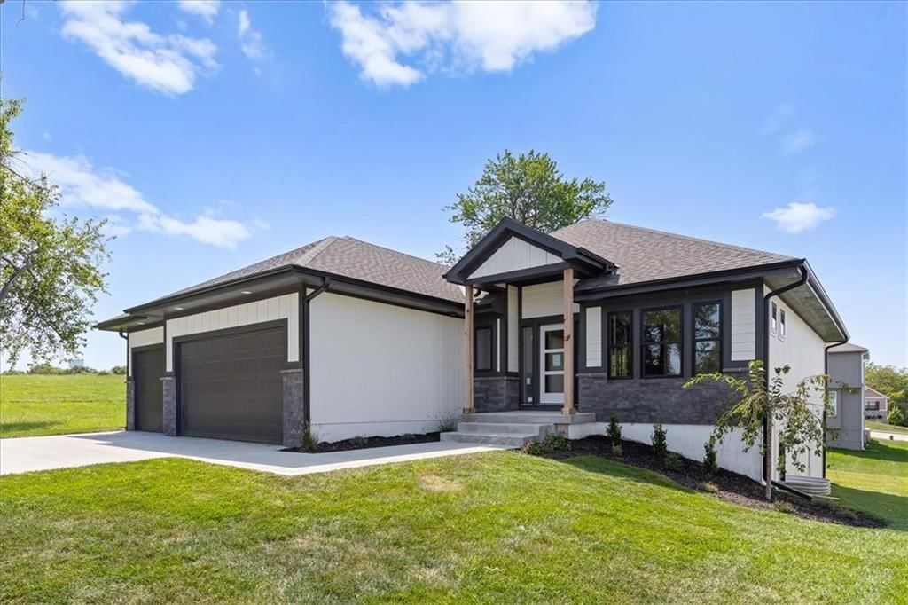3222 SW Enoch Street, Lee's Summit, MO