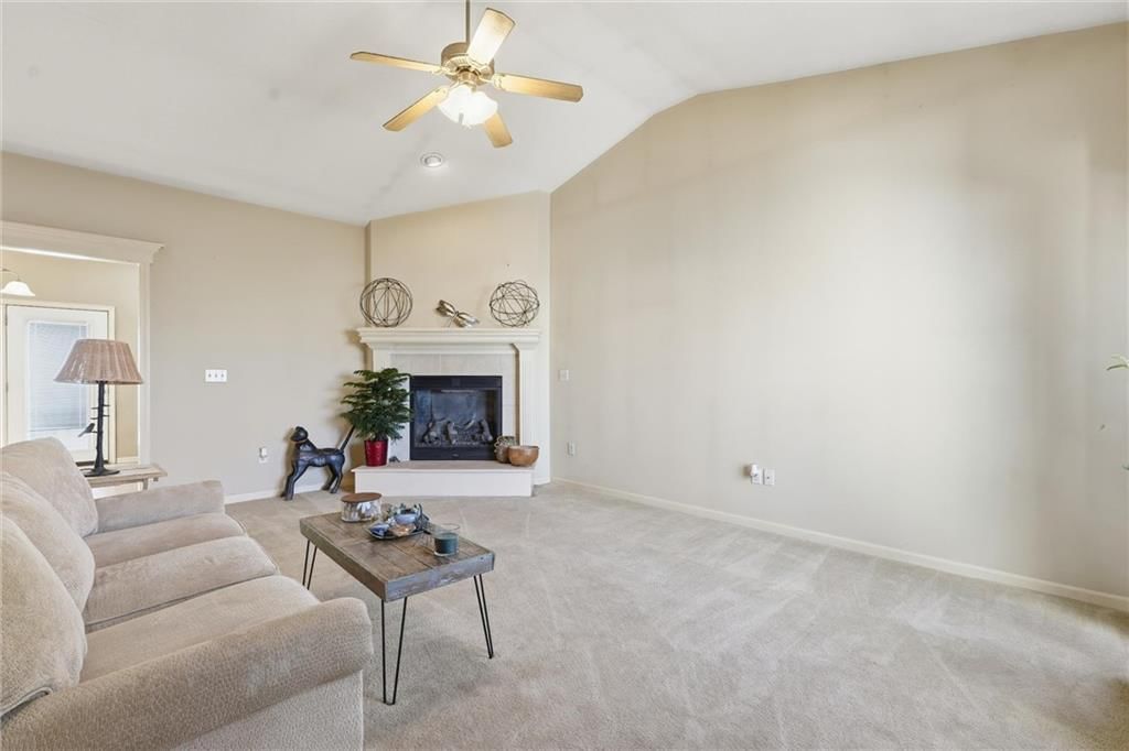 1305 N 159th Street — photo 4