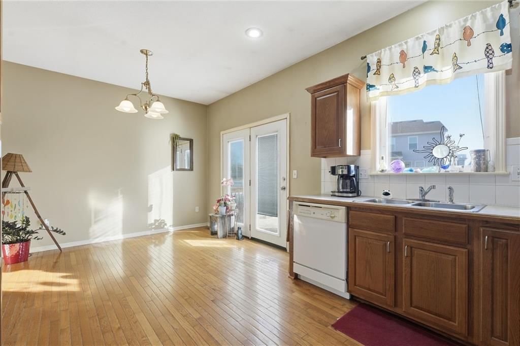 1305 N 159th Street — photo 10