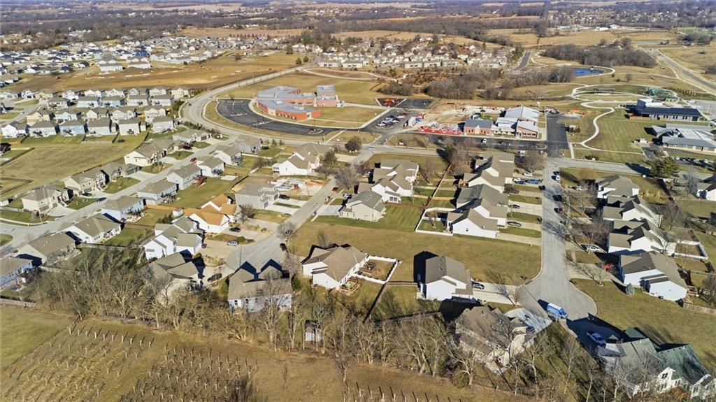 1305 N 159th Street — photo 30
