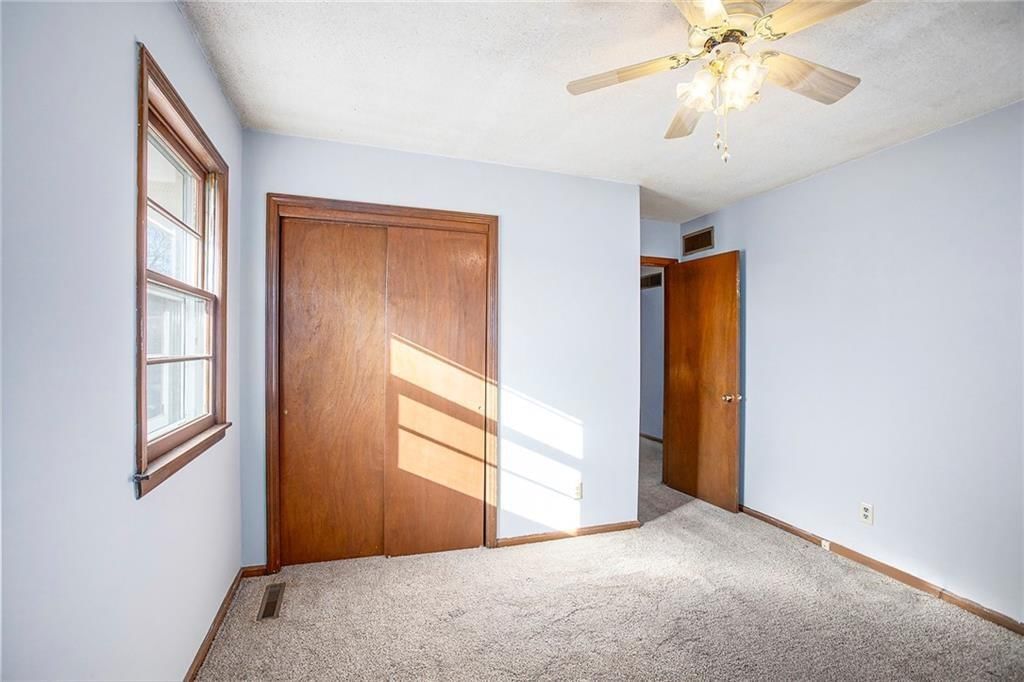 327 Lincoln Drive — photo 3