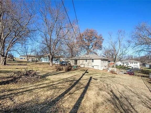 327 Lincoln Drive — photo 5
