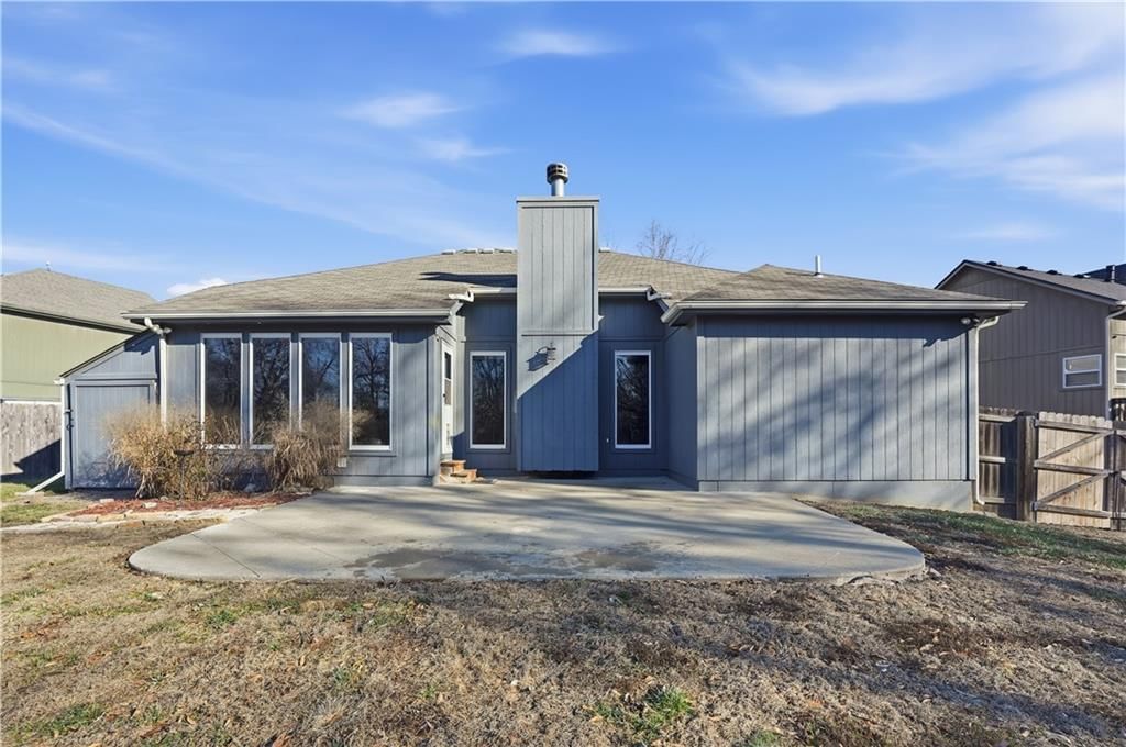 1614 NW Nicholas Drive — photo 3