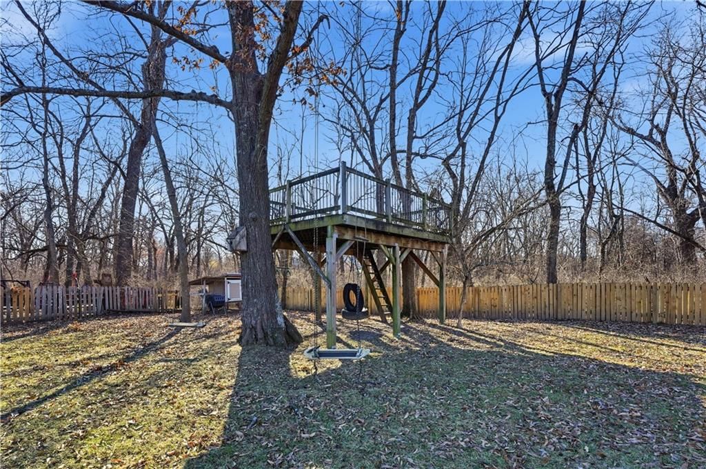 1614 NW Nicholas Drive — photo 4