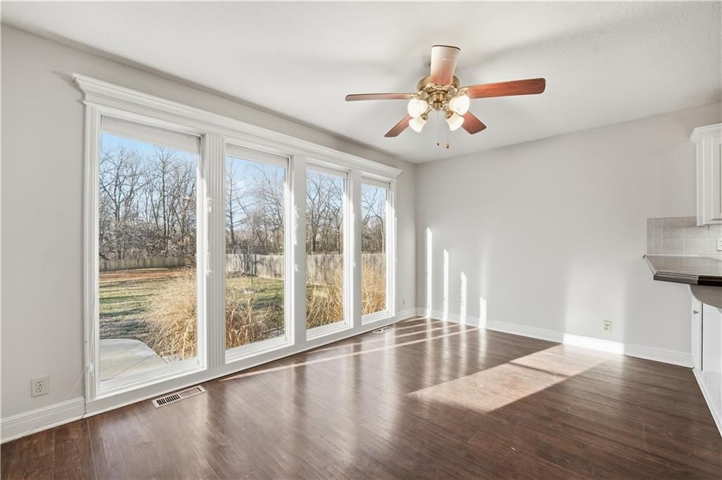 1614 NW Nicholas Drive — photo 8