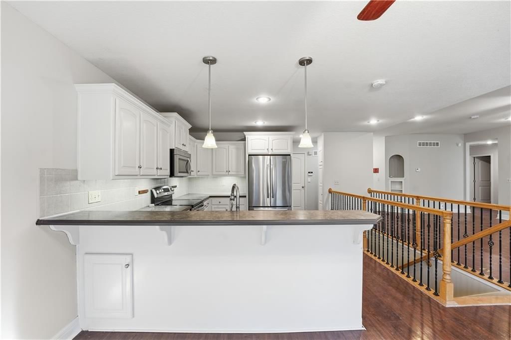 1614 NW Nicholas Drive — photo 10