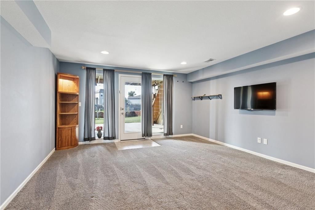 14198 S LANDON Street — photo 23