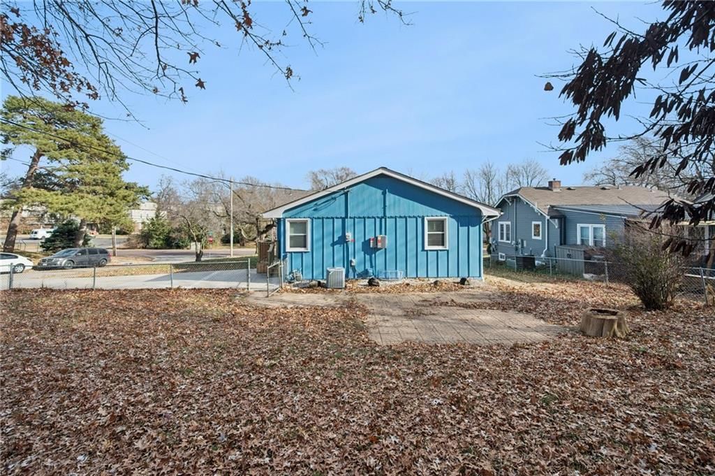 8500 ROBINSON Street — photo 33