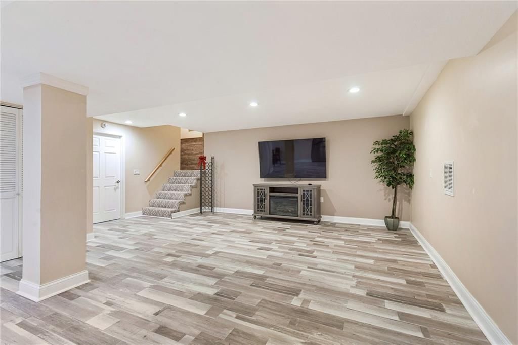129 Crestview Court — photo 32