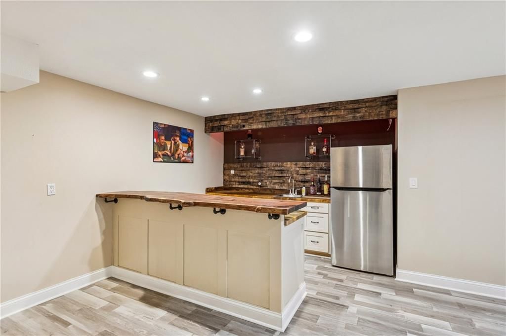 129 Crestview Court — photo 34