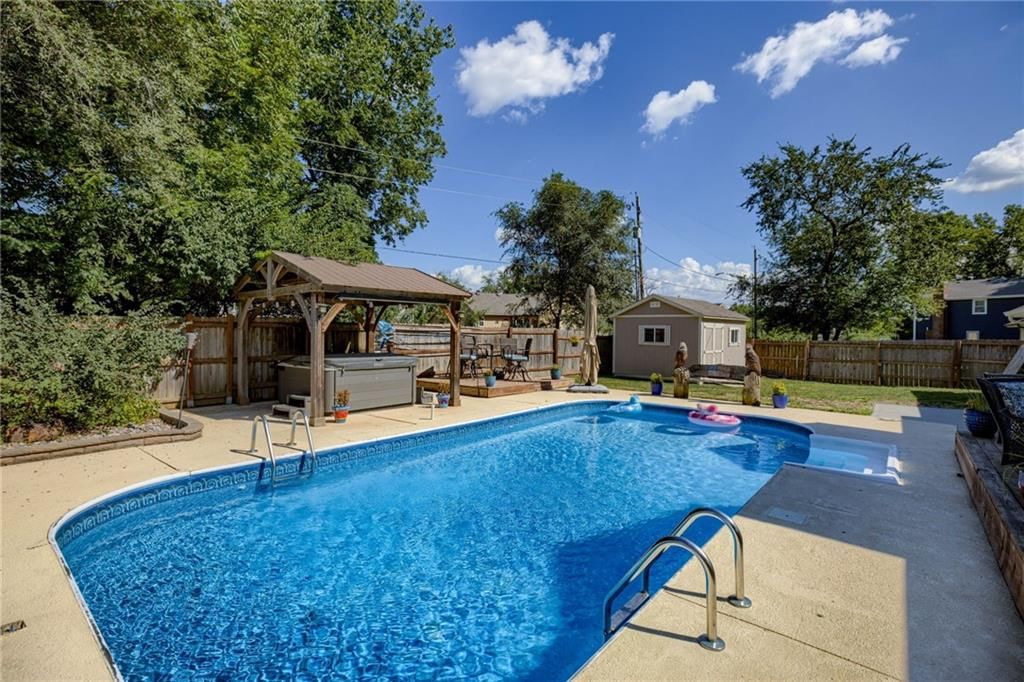 129 Crestview Court — photo 38