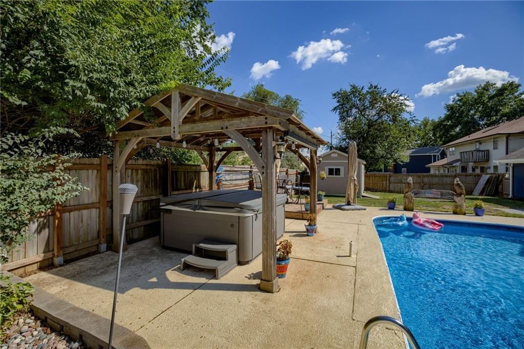 129 Crestview Court — photo 41