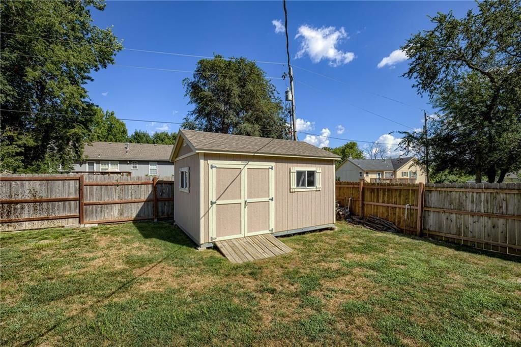 129 Crestview Court — photo 43