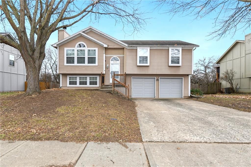 505 SE ONYX Drive — photo 2
