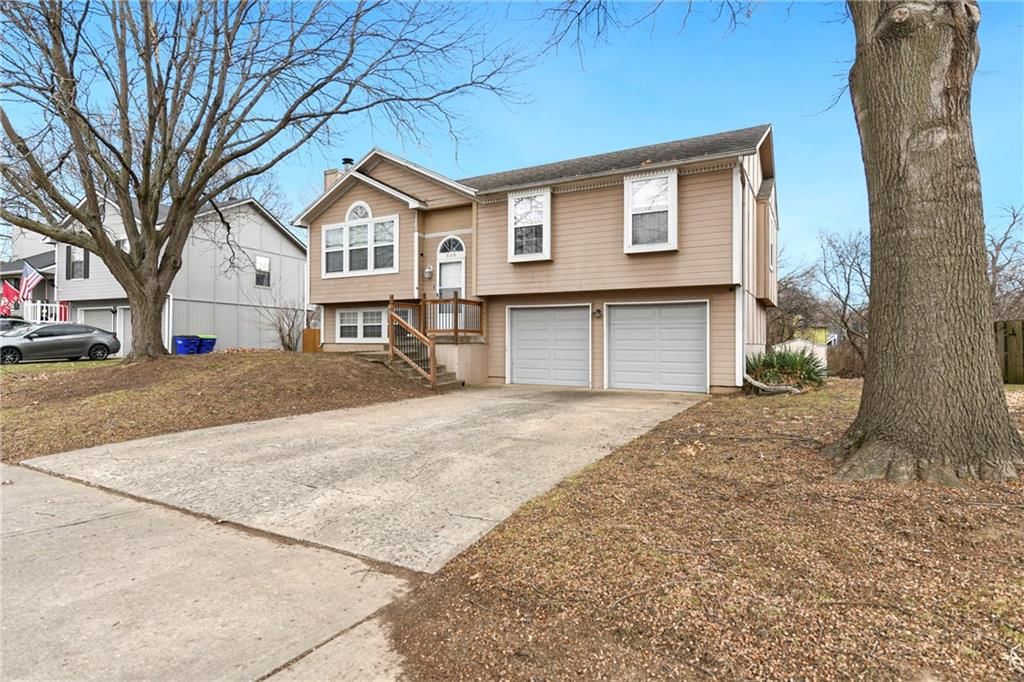 505 SE ONYX Drive — photo 4