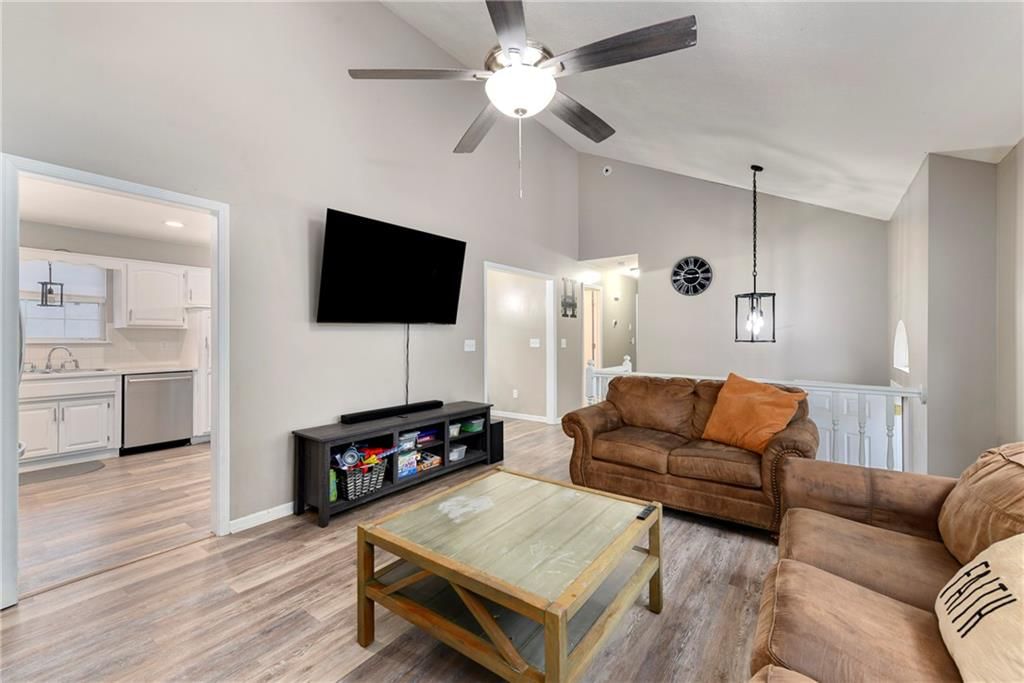 505 SE ONYX Drive — photo 7