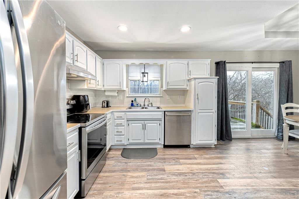 505 SE ONYX Drive — photo 11