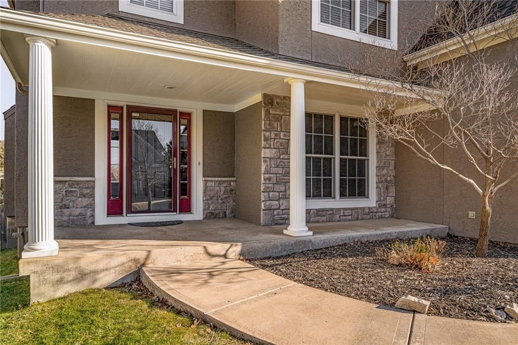 16115 S Bradley Drive — photo 2