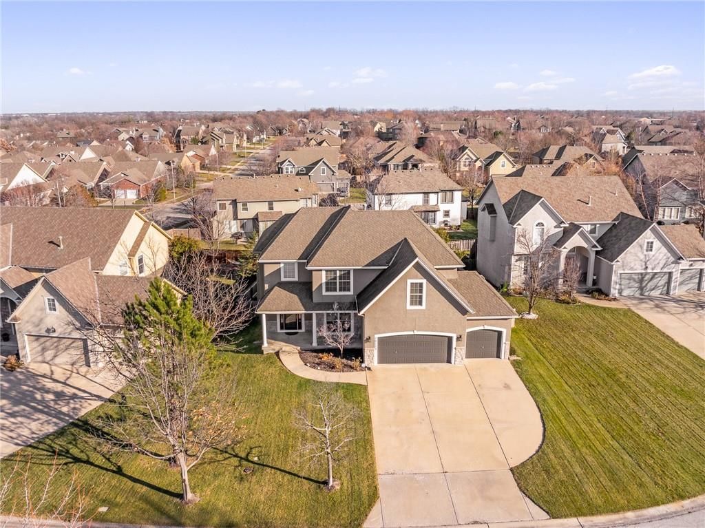 16115 S Bradley Drive — photo 3