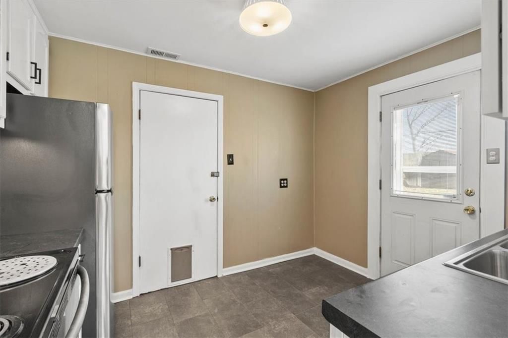 2319 S Cedar Avenue — photo 7