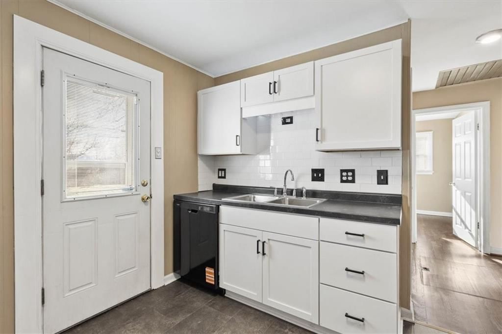 2319 S Cedar Avenue — photo 9