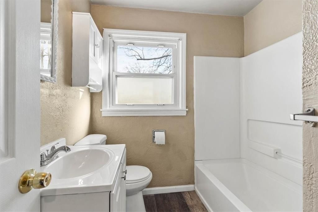 2319 S Cedar Avenue — photo 11
