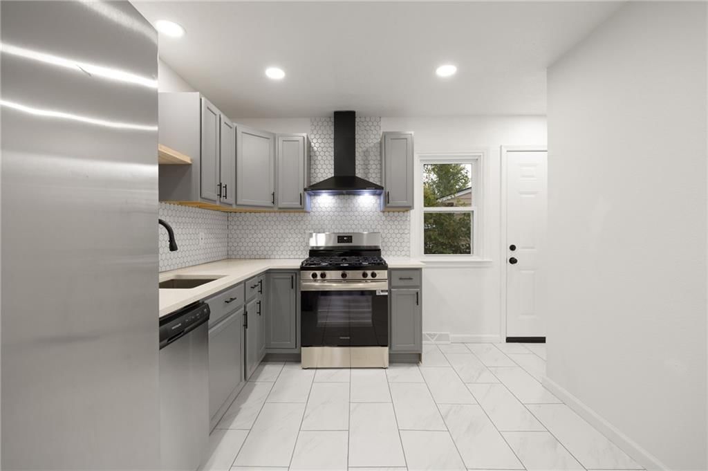 7700 E 48th Terrace — photo 9