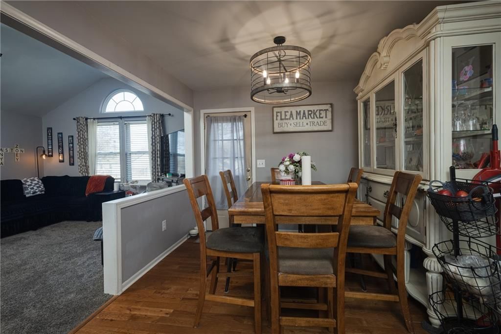 704 Oakwood Street — photo 10