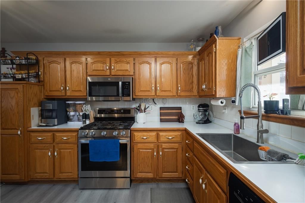704 Oakwood Street — photo 14