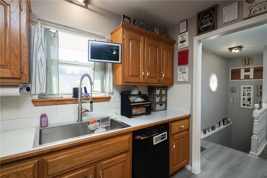 704 Oakwood Street — photo 15