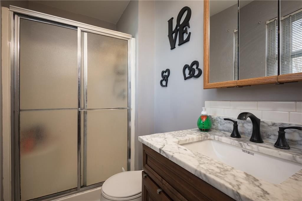704 Oakwood Street — photo 18