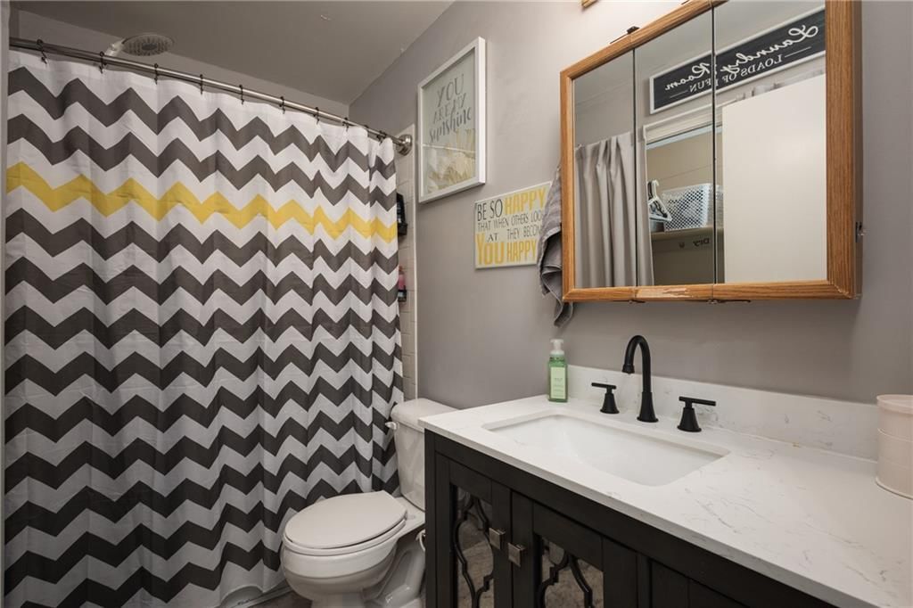 704 Oakwood Street — photo 21