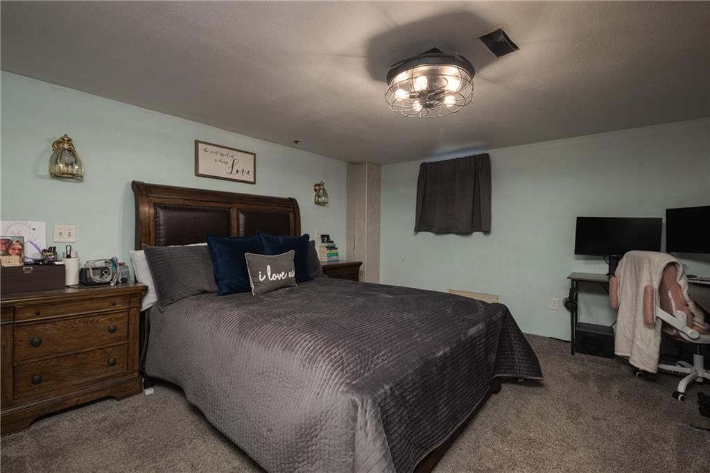 704 Oakwood Street — photo 28