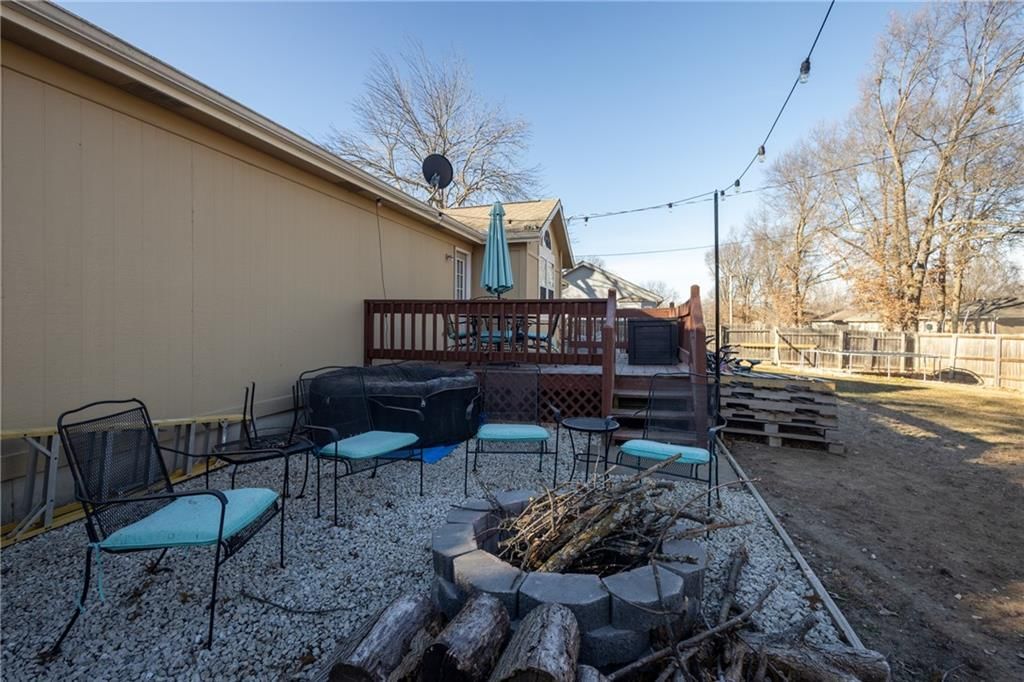 704 Oakwood Street — photo 34