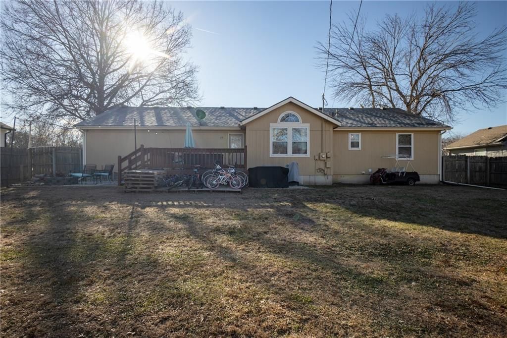704 Oakwood Street — photo 35