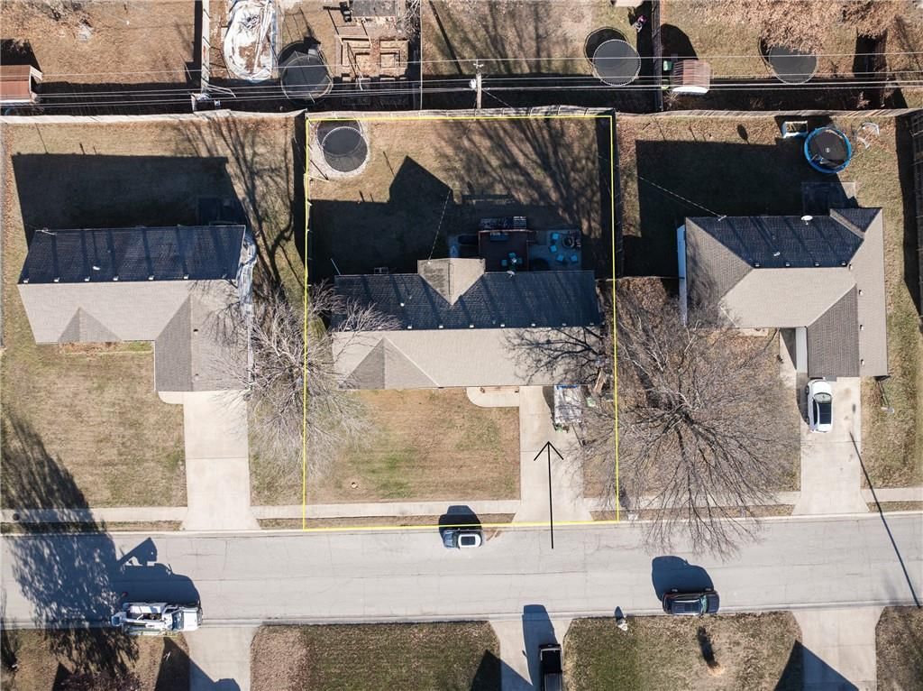 704 Oakwood Street — photo 40
