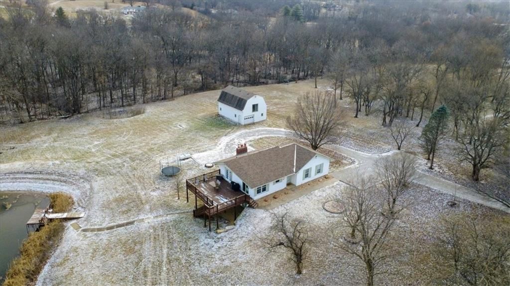 18123 Crestview Circle — photo 2