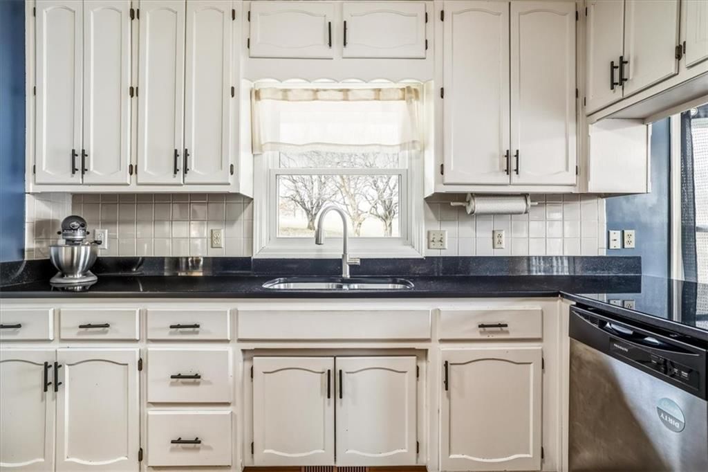 18123 Crestview Circle — photo 16