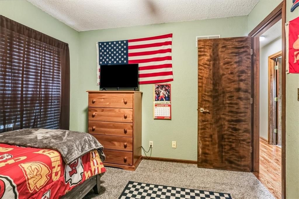18123 Crestview Circle — photo 24