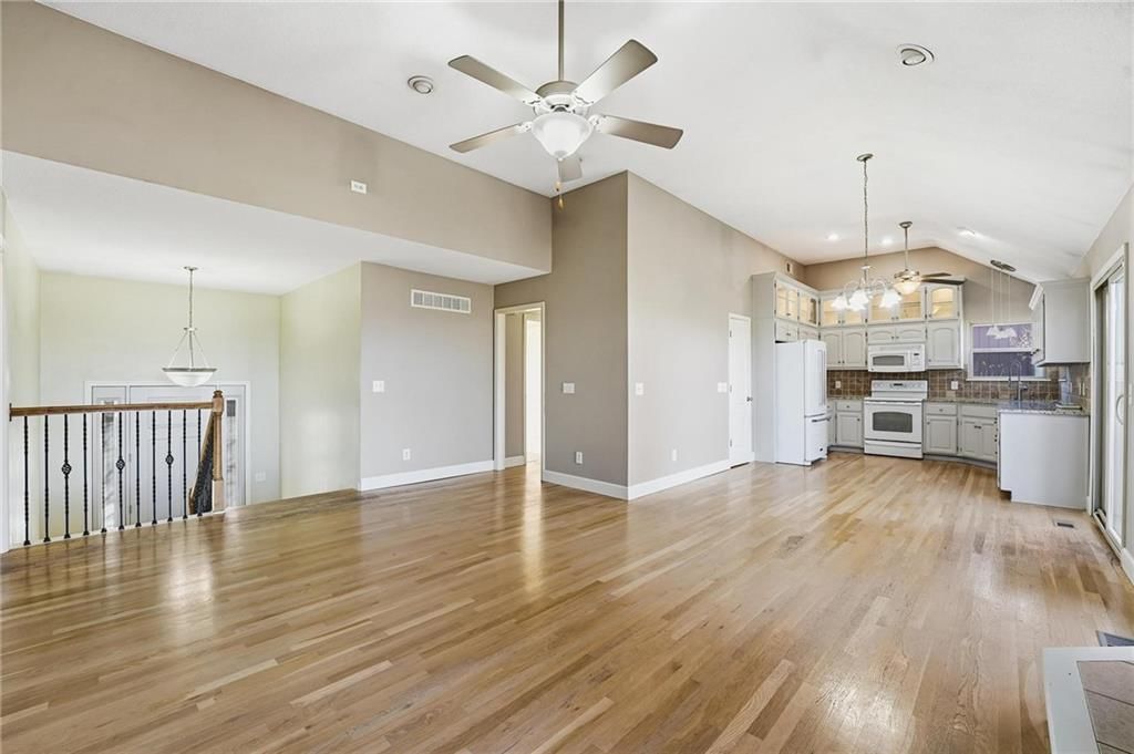 1200 W 10th Street — photo 5