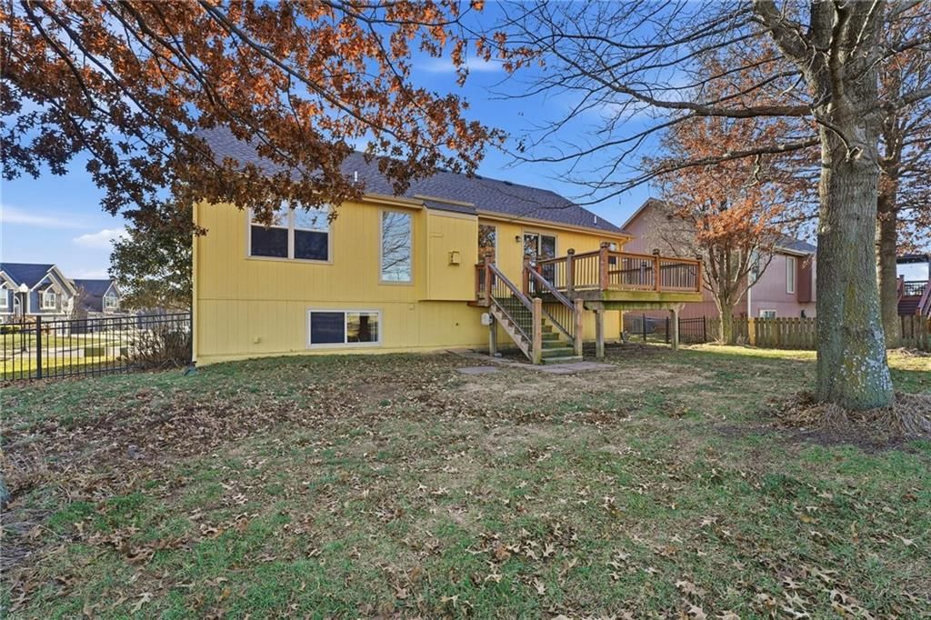 1200 W 10th Street — photo 37