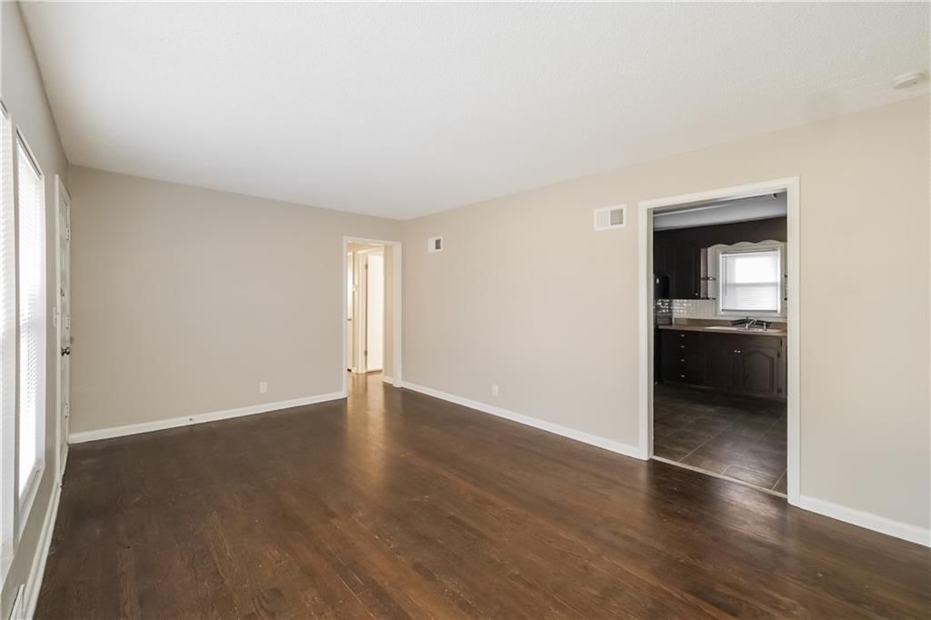 5715 Lathrop Avenue — photo 3