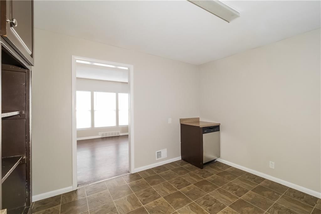 5715 Lathrop Avenue — photo 4